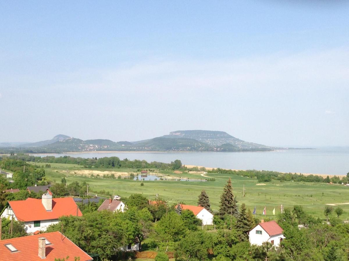 Вилла Panorama Balaton Балатондьёрёк Экстерьер фото