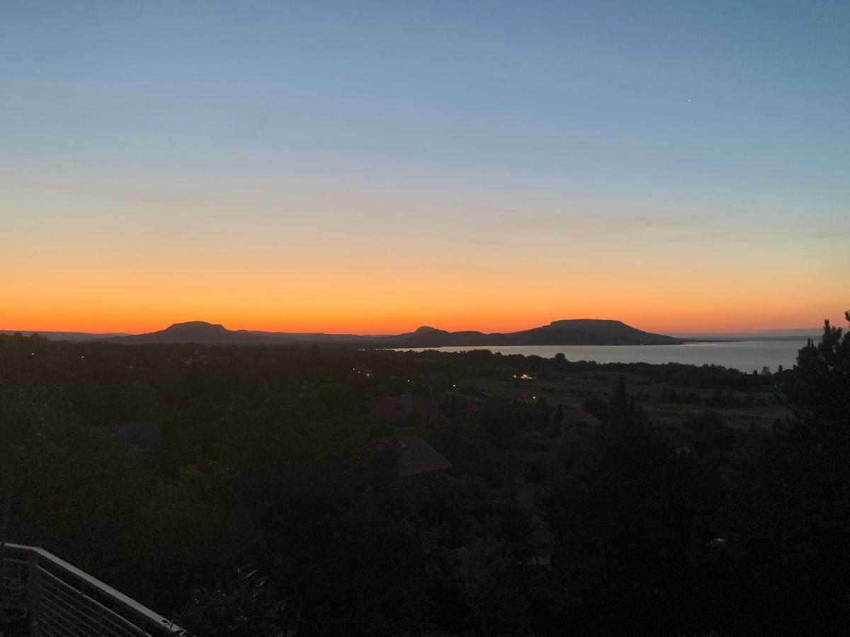 Вилла Panorama Balaton Балатондьёрёк Экстерьер фото